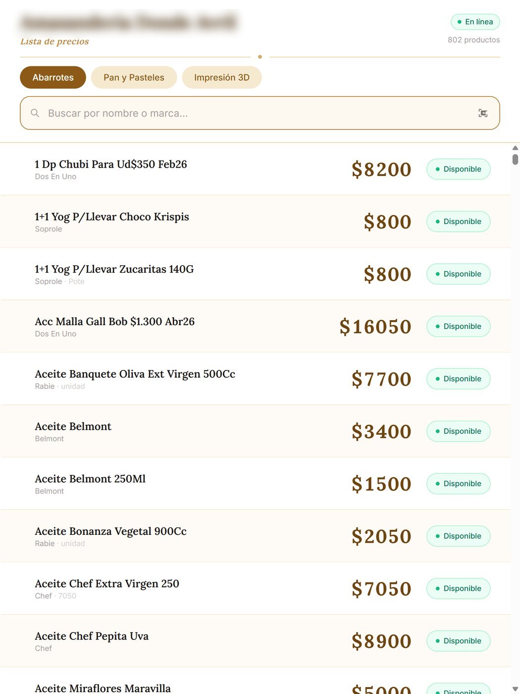Lista de precios de la amasandería en una tablet: secciones Abarrotes, Pan y Pasteles e Impresión 3D, buscador y precios grandes por producto.